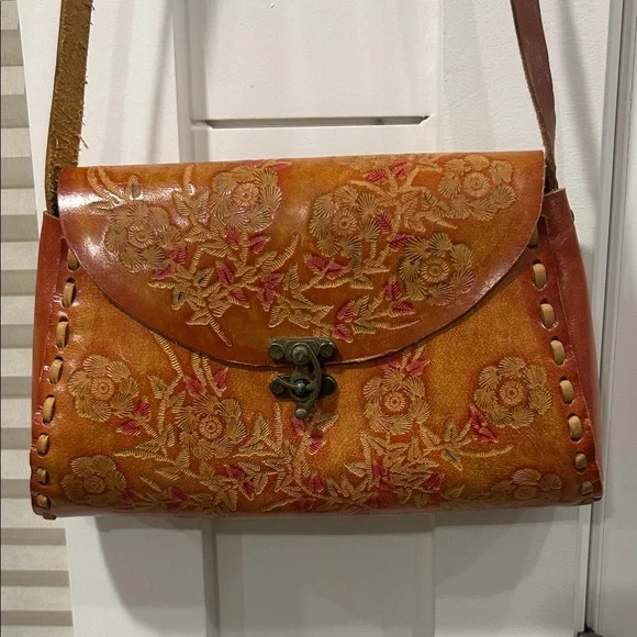 Vintage 70's leather hand tooled and painted never used crossbody purse - Picture 1 of 13